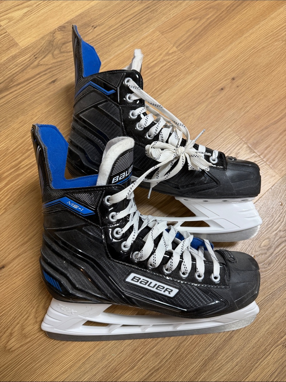 Bauer Black and Blue Men’s MS-1 Hockey Skates